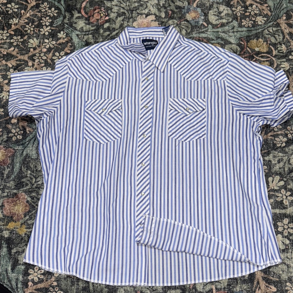 Wrangler Men's White and Blue Pearl Snap Striped Shirt